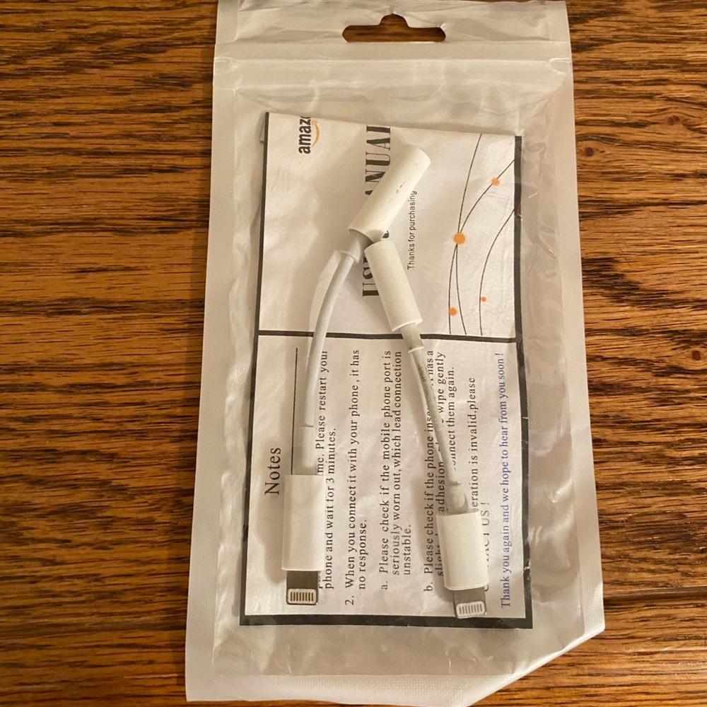 Apple headphone adapter